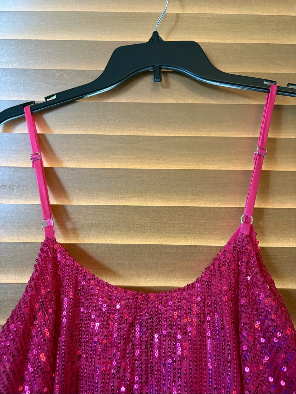 Fansi Nova NWT Fuchsia Pink Sequin Tiered Women’s Dress/ lining. Size Medium - Picture 5 of 8